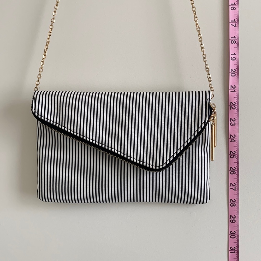 *NWOT* Urban Expressions Pinstripe Crossbody Bag - Picture 16 of 16